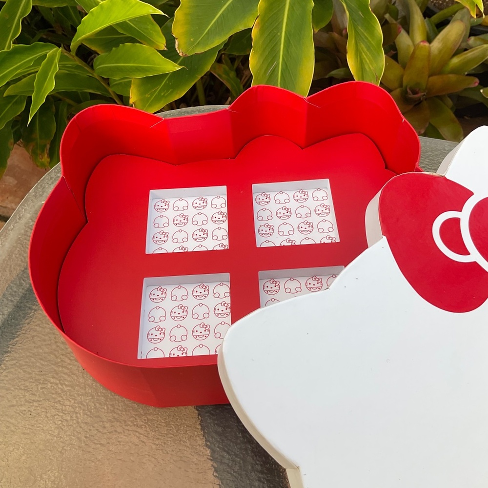 Sanrio Hello Kitty Custom Bento Box - Picture 3 of 6